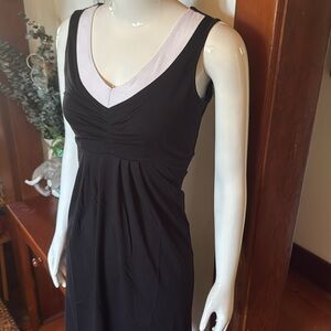 NWT northern reflections size small Chic Black V-Neck Sleeveless Dress
